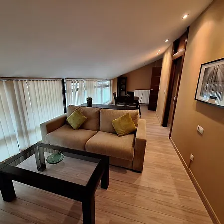 Enol Apartment *